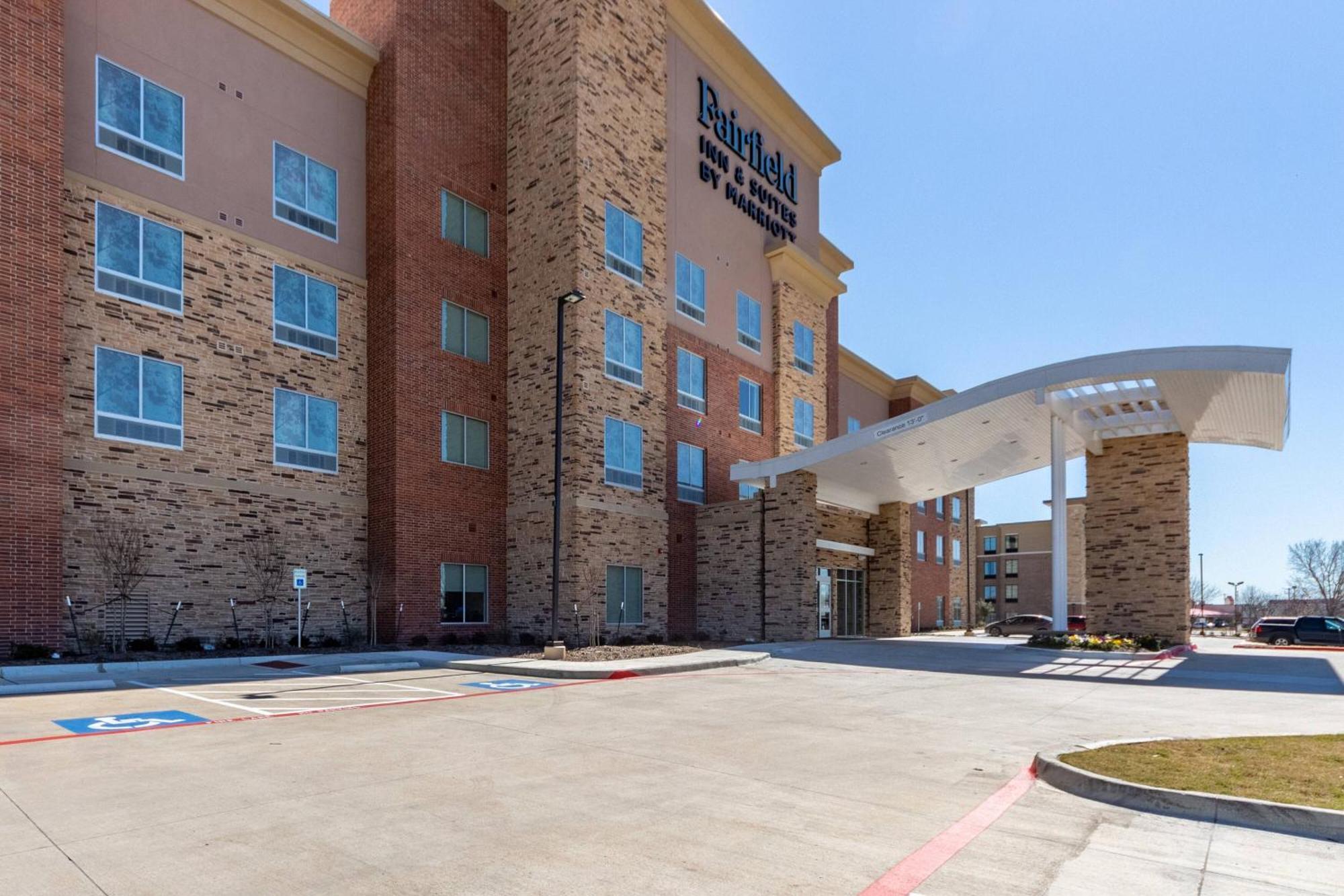 Fairfield Inn & Suites Dallas Arlington South מראה חיצוני תמונה